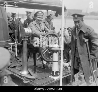 Erster Flußausflug der Saison für Verwundete 3. Juni 1918 Stockfoto