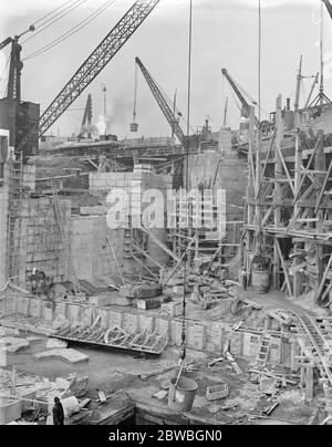 Ein Werk an der neuen Tilbury Docks Erweiterung Arbeiten an einem Ende des 750 Fuß Trockendocks Stockfoto