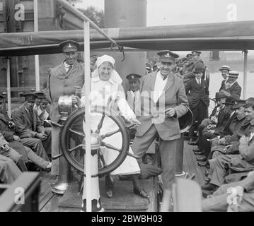 Erster Flußausflug der Saison für Verwundete 3. Juni 1918 Stockfoto