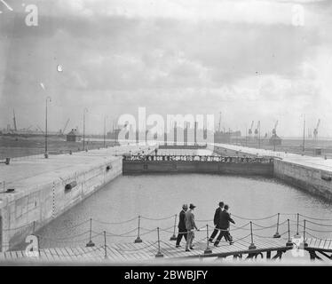 Die PLA £3 Tausend Dock Verbesserung Regelung bei Tilbury die drei Sätze von Schleusentoren, durch die ein Schiff passieren muss, um Trockendock 29 August 1929 zu erreichen Stockfoto