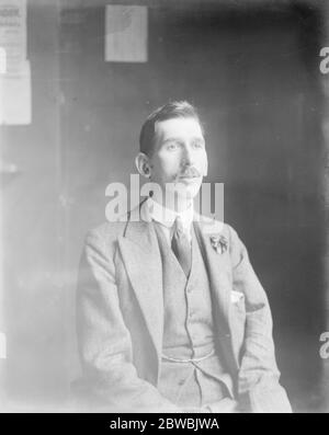 Shrewsbury Unionist Candidate , Aktuelles Porträt des Earl of Harrowby ' s Erbe das neueste Porträt ( aufgenommen in Shrewsbury ) von Viscount Sandon der Earl of Harrowby ' s Sohn und Erbe, der unionist Kandidat für Shrewsbury 30 Oktober 1922 Stockfoto