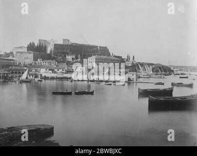 Britische Flagge auf der griechischen Insel erhoben. Ein allgemeiner Blick auf die Zitadelle und den Hafen von Korfu, wo die britische Flagge berichtet wird, von Konterrevolutionären angehoben worden zu sein. Dezember 1922 Stockfoto