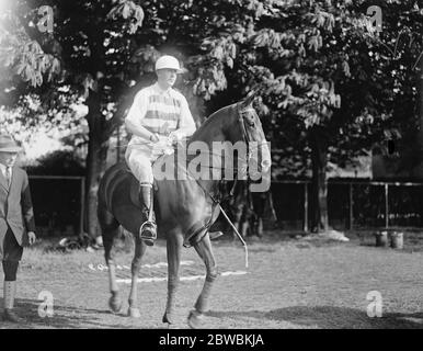 Polo im Social Hurlingham Polo Club , London - Duke of Westminster 21. Mai 1922 Stockfoto