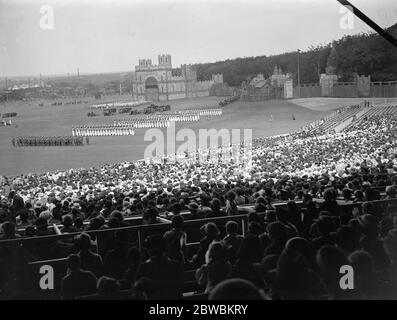 Die Szene in der Rushmoor Arena, Aldershot, Hampshire, während der speziellen Tattoo-Performance für Kinder. Juni 1936 Stockfoto