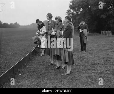 Auf der Ranelagh Pferd und Polo Pony Show . Frau Dorothy Lawson, Frau John Lawson und Frau Alison Lawson. 1931 Stockfoto