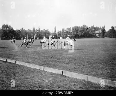 Polo in Hurlingham -Finale des Whitney Cup Argentinien ( Auswärtsturnier ) gegen Quidnuncs 28. Mai 1922 Stockfoto