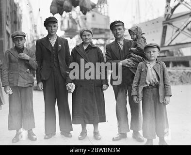 Polnische Flüchtlinge aus dem polnischen Dampfer ' Warszawa ' in der Themse 29 August 1939 aussteigen Stockfoto