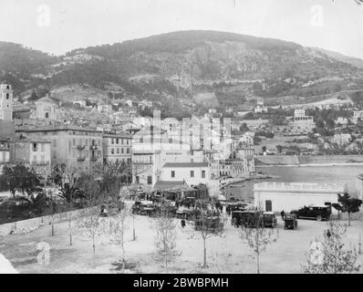 Die königliche Yacht erwartete, in den Hafen von Villefranche zu setzen, um den König und die Königin zu erwarten. Der Landeplatz in Villefranche . 11 März 1925 Stockfoto