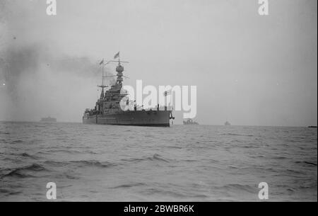 Die Heimkehr des Prinzen von Wales. HMS Repulse ein renommierter Kampfsportler der Klasse in der Nähe von Portsmouth. 16. Oktober 1925 Stockfoto