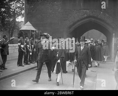RAS Tafari am Tower of London . Der Regent von Abessinien stattete dem Tower of London einen Besuch ab. RAS Tafari fotografiert während seines Besuchs. Juli 1924 Stockfoto