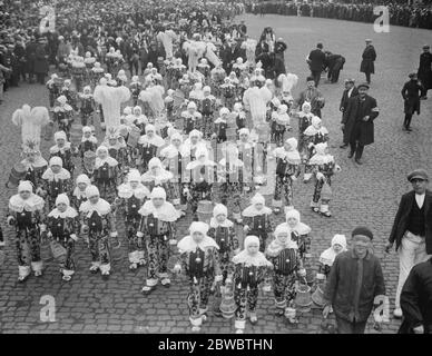 Faschingsdienstag Karneval auf Binch in Binch das Finale auf dem Grand Place 25. Februar 1925 Stockfoto