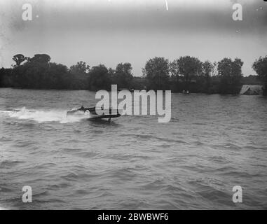 Motorbootversuche auf der Themse Z1 während des Rennens 6. Juni 1925 Stockfoto