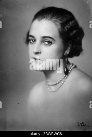 Mlle Crista de Vynos, die eine £1,000 Herausforderung an jede Tänzerin der Welt ausgestellt hat, weiß oder farbig, mit ihr in einem charleston Wettbewerb konkurrieren. 11 Dezember 1926 Stockfoto