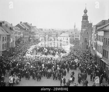 Faschingsdienstag Karneval auf Binch in Binch das Finale auf dem Grand Place 25. Februar 1925 Stockfoto