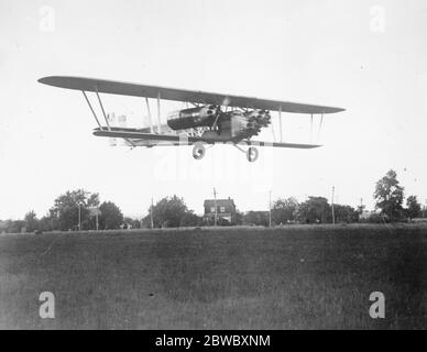 Riesige Sikorsky Flugzeug für New York, Paris Non-Stop-Flug macht erfolgreichen Testflug. Das riesige Sikorsky Flugzeug im ersten Testflug auf Long Island . September 1926 Stockfoto