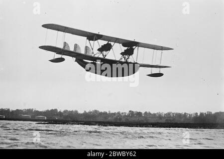 Das neueste Monster des Luftministeriums fliegendes Boot das "Southampton" fliegende Boot ein neuer Typ, der für das Luftministerium von der Supermarine Aviation Works, Ltd, Southampton 24 März 1925 gebaut wird Stockfoto