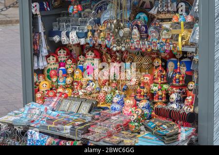 Russische Puppen auf der Straße Stockfoto