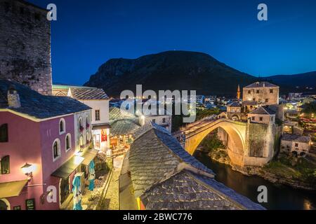 Mostar Bridge bei Nacht Stockfoto