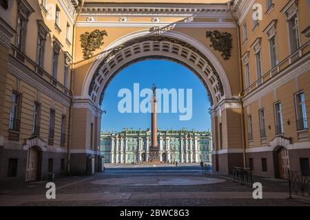 Der Palastplatz in Sankt Petersburg Stockfoto