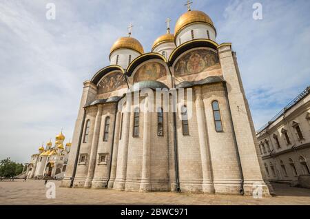 Blick auf die Kathedrale des Erzengels Michael im Kreml Moskau Russland Stockfoto