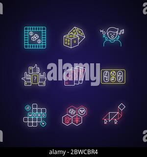 Unterhaltsame Spiele Neon-Licht-Symbole gesetzt Stock Vektor