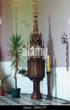 Baptisterium in der Dreifaltigkeitskirche in Krapinske Toplice, Kroatien Stockfoto