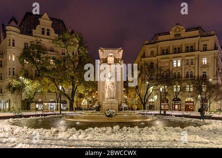 Ein Art-Deco-Denkmal für die ungarischen Opfer des roten Terrors auf Vertanuk tere in Budapest Stockfoto