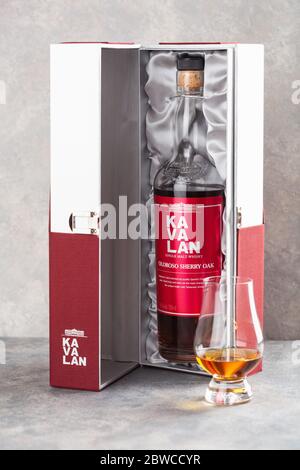 Trondheim, Norwegen - Mai 20 2020: Kavalan Single Malt Scotch Whisky Flasche Stockfoto