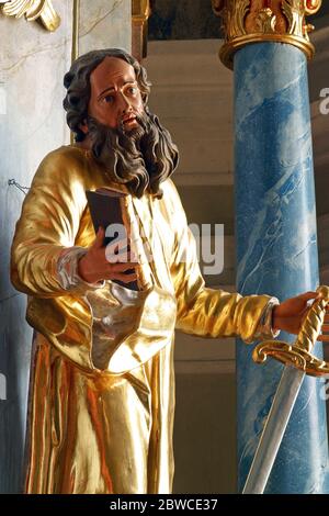 St. Paul, Statue auf dem Hochaltar in der Pfarrkirche St. Georg in Plesivica, Kroatien Stockfoto