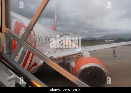 Brasilien, Florianópolis International Airport – Hercílio Luz - November 17,2013 Gol Flugzeug Seitenansicht von der Boarding-Treppe am flughafen brasilien Stockfoto