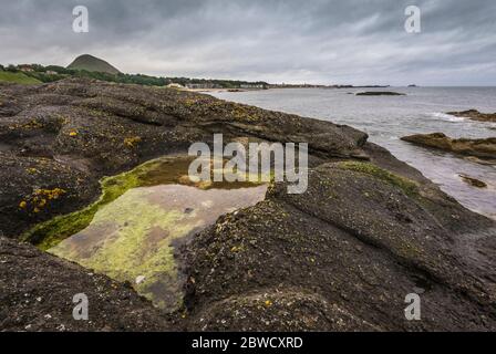 Gewitterwolken über dem Meer am North Berwick Beach. Stockfoto