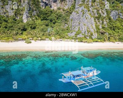 Schöne Aussicht auf einen Strand in Coron Palawan Philippinen Stockfoto