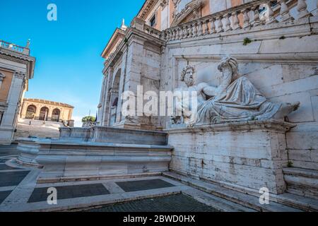 Statue in Fontana della Dea Roma in Rom Stockfoto