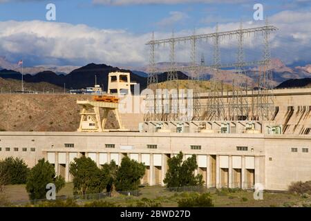 Davis Dam am am Colorado River in der Nähe von Bullhead City, Arizona, USA Stockfoto