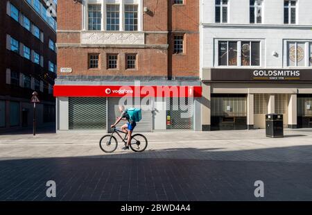 Deliveroo Fahrrad Lebensmittel Delivery Mann in Liverpool Stockfoto