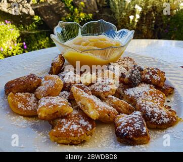 Kaiserschmarrn - berühmte traditionelle Dessert aus Österreich oder Bayern Stockfoto
