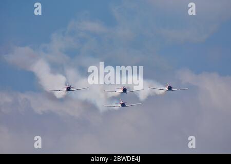 Harvard Aerobatic Flugzeugformation Auf Annäherung Stockfoto