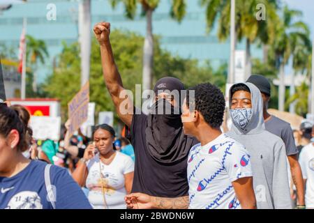 Fort Lauderdale, Usa. Mai 2020. Fort Lauderdale, FL - 31. Mai 2020: George Floyd Protestkundgebung und März am 31. Mai 2020 in Fort Lauderdale, Florida. Quelle: Maurice Ross/Der Fotozugang Quelle: Der Fotozugang/Alamy Live News Stockfoto