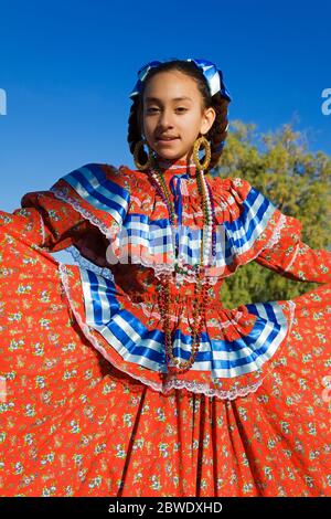 Folkloristische Tänzerin, Tucson Rodeo Parade, Tucson, Arizona, USA Stockfoto