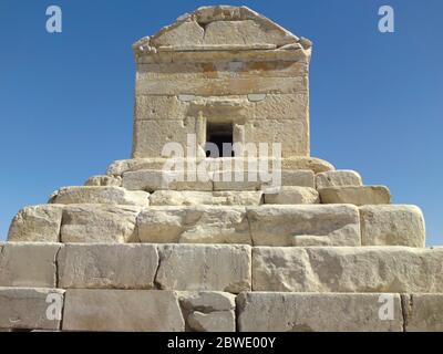 Pasargadae, Iran, Pasargadaeis das erste königliche Hauptstadt des achämenidischen Reiches. Das Grab von Kyros ist das wichtigste Denkmal in Pasargad Stockfoto