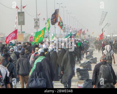 Karbala, Bagdad, Irak, 06 09 2019: Millionen Schiiten marschieren über die Welt nach Karbala für arbaeen . Ein großes globales Treffen im Irak. Stockfoto