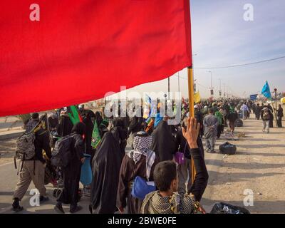 Karbala, Bagdad, Irak, 06 09 2019: Millionen Schiiten marschieren über die Welt nach Karbala nach arbaeen. Ein großes globales Treffen im Irak. Stockfoto