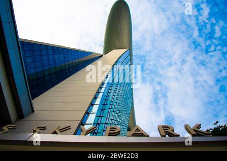 Singapur City, Singapur - 12. April 2019: Das luxuriöse Hotel Marina Bay Sands wurde 2010 eröffnet Stockfoto