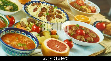 Algerische Küche, traditionelle mediterrane Gerichte, Blick von oben. Stockfoto