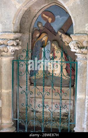 Rocamadour, Frankreich - 3. September 2018: Statinon 6 Veronica wischt das Antlitz Jesu ab. Stationen des Kreuzigungswegs am Heiligtum von Rocamadour. F Stockfoto