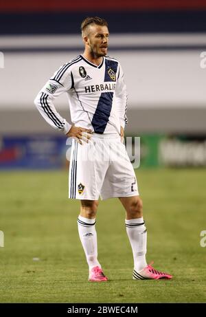 David Beckham trägt rosa Fußballschuhe mit seinen Kindernamen auf ihnen, als er als Ersatz in LA Galaxy 1-0 Niederlage gegen Chivas USA, Carson, Kalifornien kam. 19 Mai 2012 Stockfoto