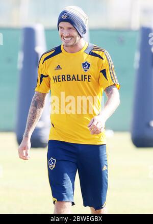 David Beckham hat Eis auf seine Leistengegend von einer Trainerin während einer Los Angeles Galaxy Trainingseinheit angewendet. David kamen die Söhne Romeo und Cruz, Carson, Kalifornien, hinzu.21. November 2012 Stockfoto