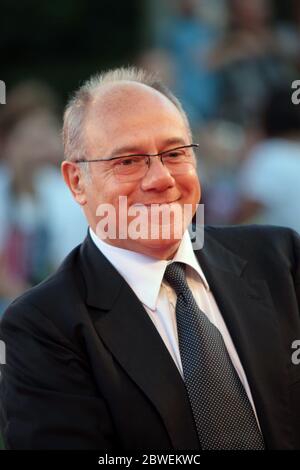 VENEDIG, ITALIEN - SEPTEMBER 01: Carlo Verdone nimmt an der Eröffnungsfeier und der Premiere des "Schwarzen Schwans" während des 67. Filmfestivals in Venedig Teil Stockfoto