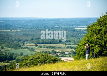 Brighton UK, 31. Mai 2020: Wandern am Chanctonbury Ring in West Sussex bei dem fabelhaften Maiwetter. Stockfoto