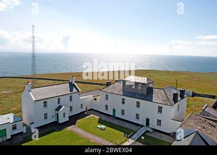 Blick vom Leuchtturm auf einer Klippe in Howth, Irland Stockfoto